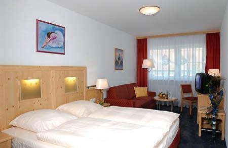 Hotel-Landpension Postwirt Kirchensittenbach Екстер'єр фото